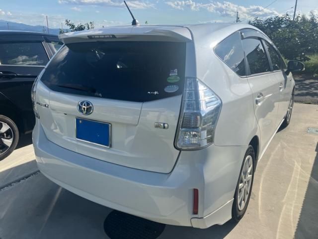 TOYOTA PRIUS ALPHA 2013 Image 31