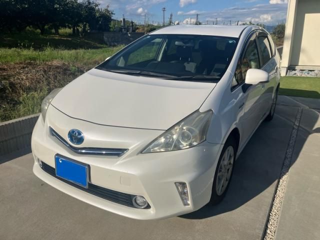 TOYOTA PRIUS ALPHA 2013 Image 31
