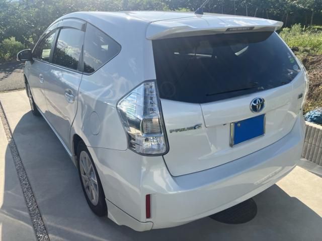 TOYOTA PRIUS ALPHA 2013 Image 31