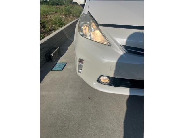TOYOTA PRIUS ALPHA 2013 Image 31