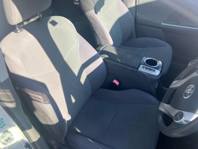 TOYOTA PRIUS ALPHA 2013 Image 31