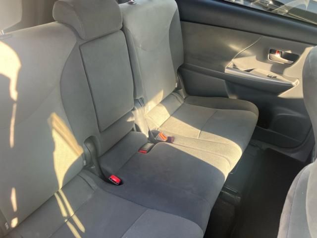 TOYOTA PRIUS ALPHA 2013 Image 31