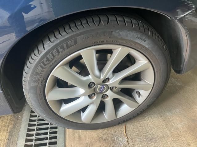 VOLVO V60 2015 Image 31