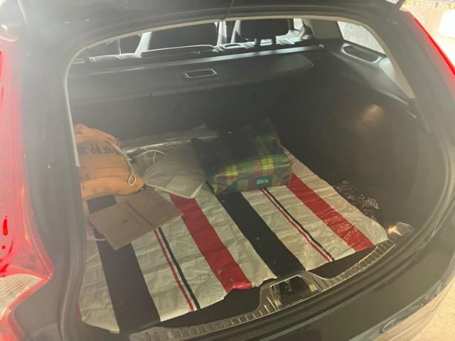 VOLVO V60 2015 Image 31