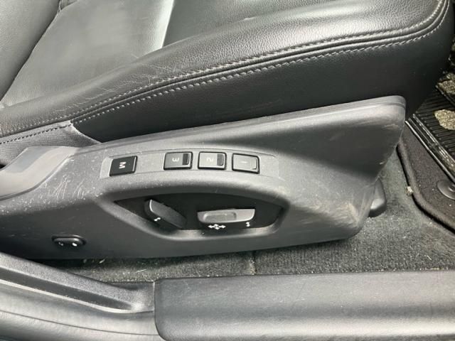 VOLVO V60 2015 Image 31