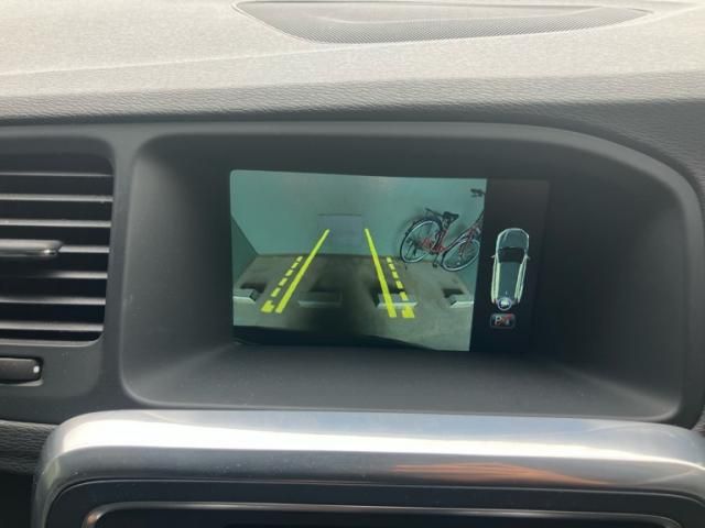 VOLVO V60 2015 Image 31