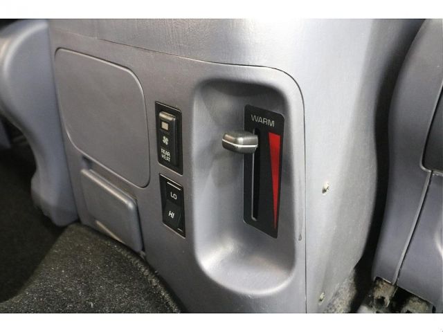 TOYOTA LANDCRUISER PRADO 2001 Image 31