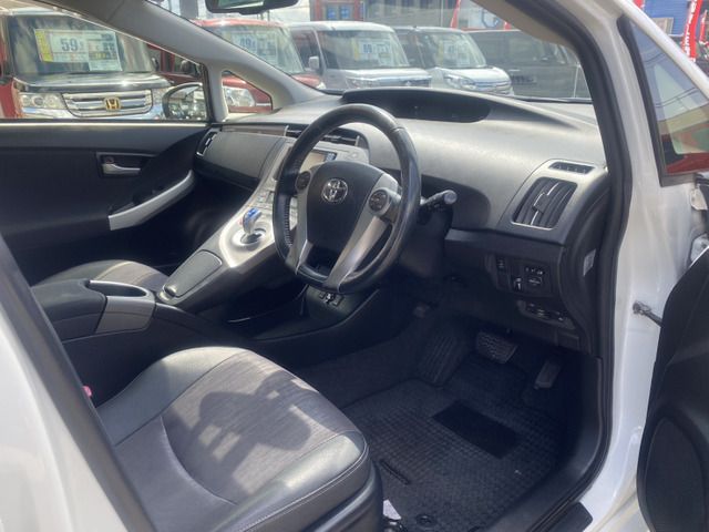 TOYOTA PRIUS PHV 2012 Image 31