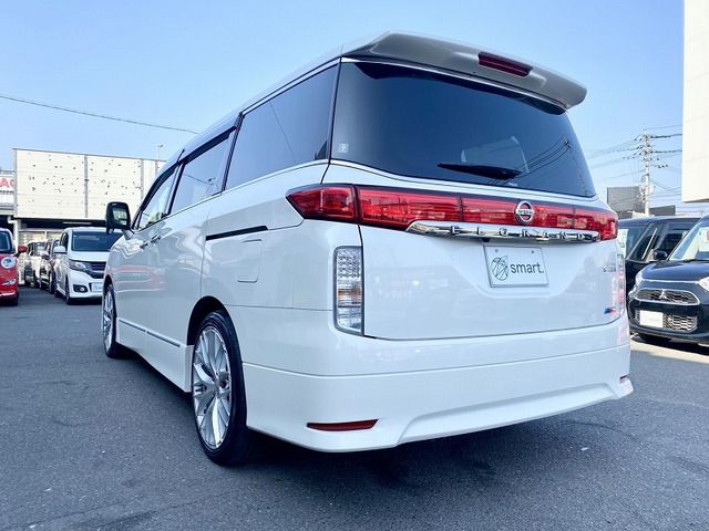 NISSAN ELGRAND 2013 Image 31