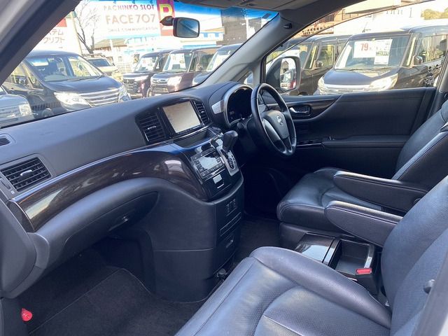 NISSAN ELGRAND 2013 Image 31