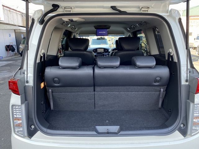 NISSAN ELGRAND 2013 Image 31