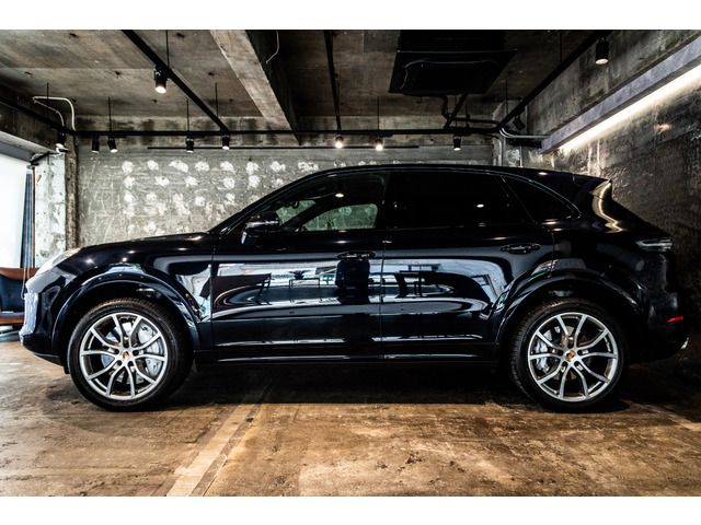 PORSCHE CAYENNE 2018 Image 31
