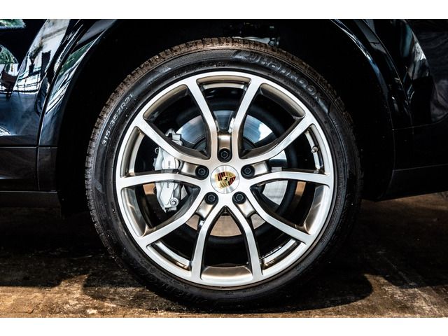 PORSCHE CAYENNE 2018 Image 31
