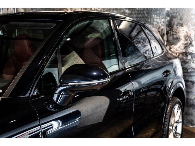 PORSCHE CAYENNE 2018 Image 31