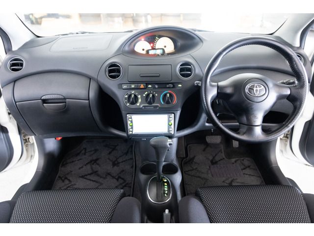 TOYOTA VITZ 2003 Image 31