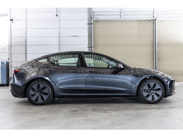 TESLA MODEL 3 2024 Image 31