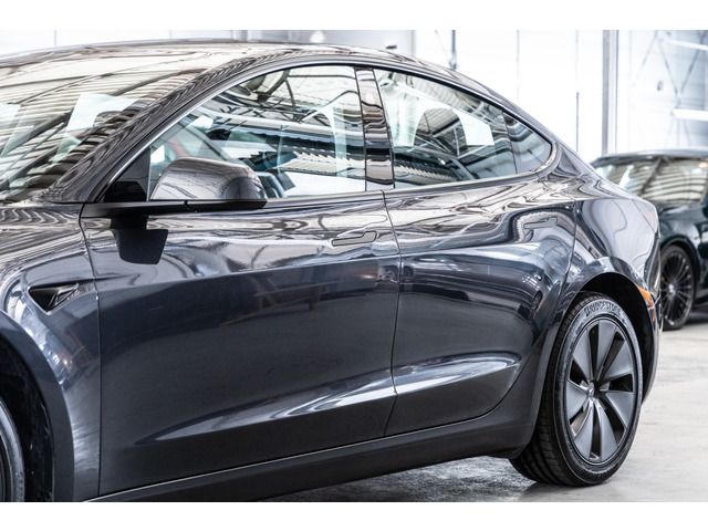 TESLA MODEL 3 2024 Image 31