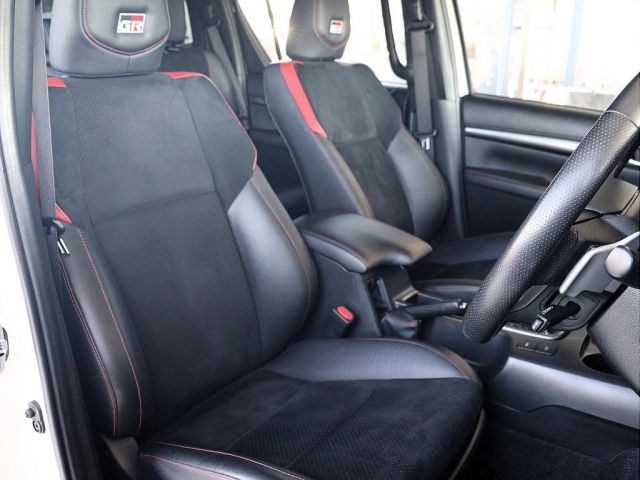 TOYOTA HILUX 4WD 2023 Image 31