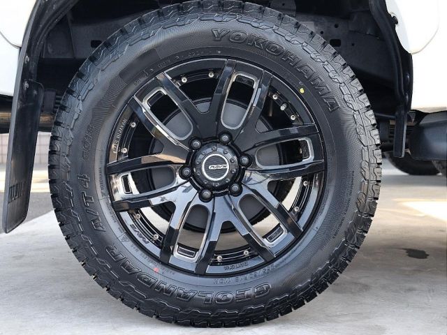 TOYOTA HILUX 4WD 2023 Image 31