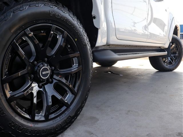 TOYOTA HILUX 4WD 2023 Image 31