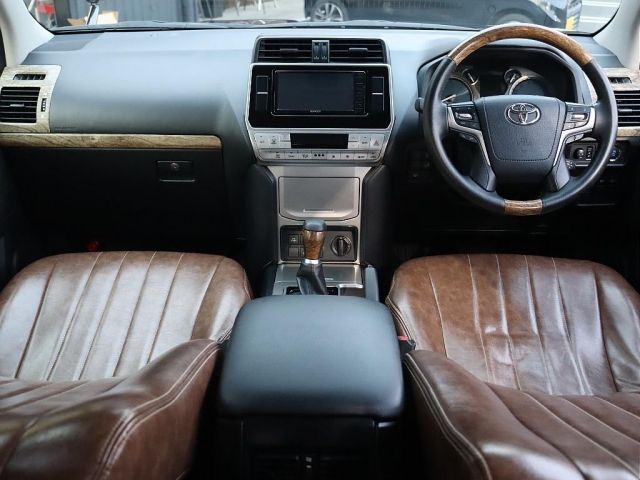TOYOTA LANDCRUISER PRADO 2022 Image 31