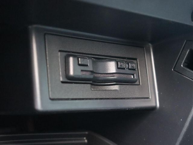 TOYOTA LANDCRUISER PRADO 2022 Image 31