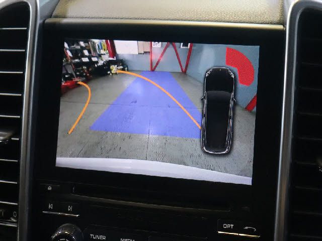 PORSCHE CAYENNE 2016 Image 31