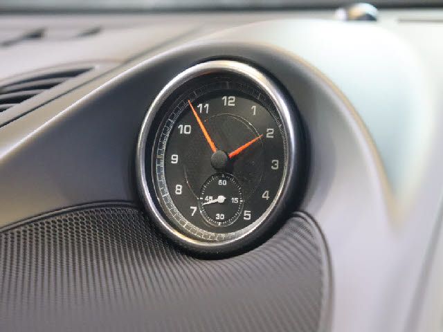 PORSCHE CAYENNE 2016 Image 31