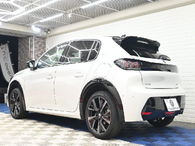 PEUGEOT 208 2022 Image 31