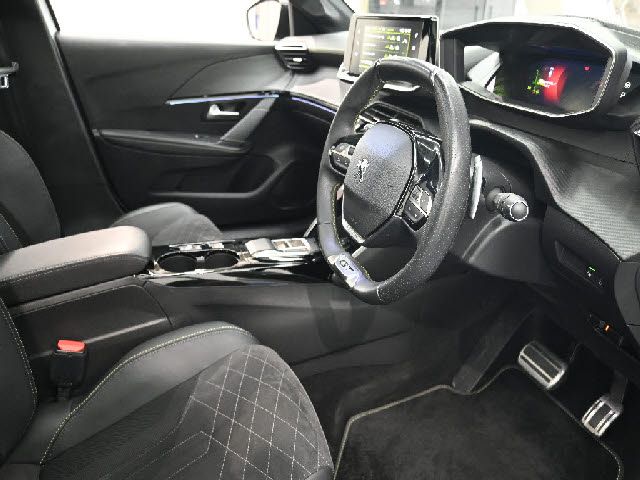 PEUGEOT 208 2022 Image 31