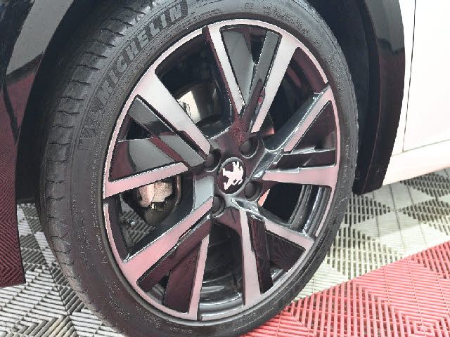 PEUGEOT 208 2022 Image 31