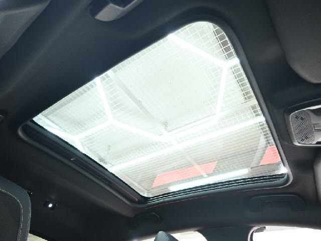 PEUGEOT 208 2022 Image 31