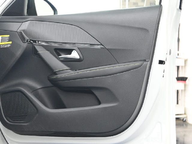 PEUGEOT 208 2022 Image 31