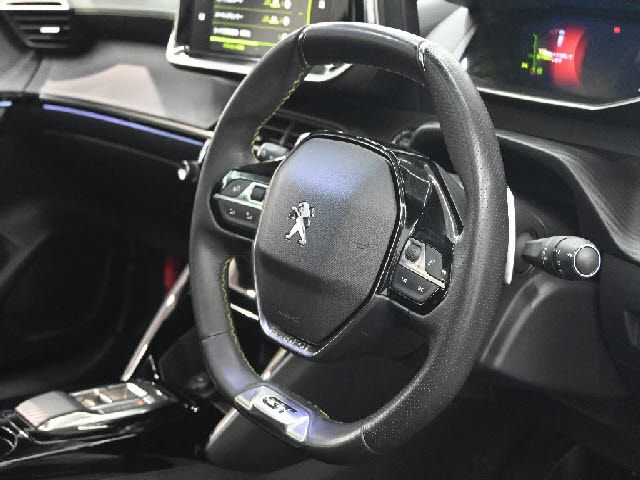 PEUGEOT 208 2022 Image 31