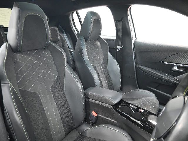 PEUGEOT 208 2022 Image 31