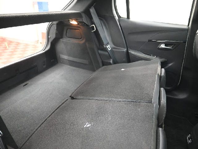 PEUGEOT 208 2022 Image 31