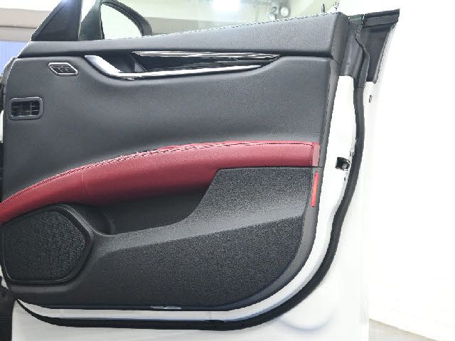 MASERATI GHIBLI SEDA 2018 Image 31