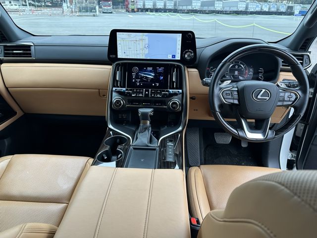 TOYOTA LEXUS LX600 2023 Image 31