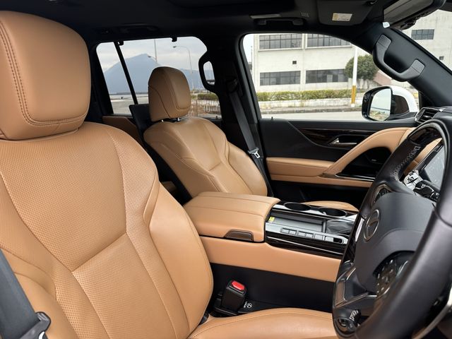 TOYOTA LEXUS LX600 2023 Image 31