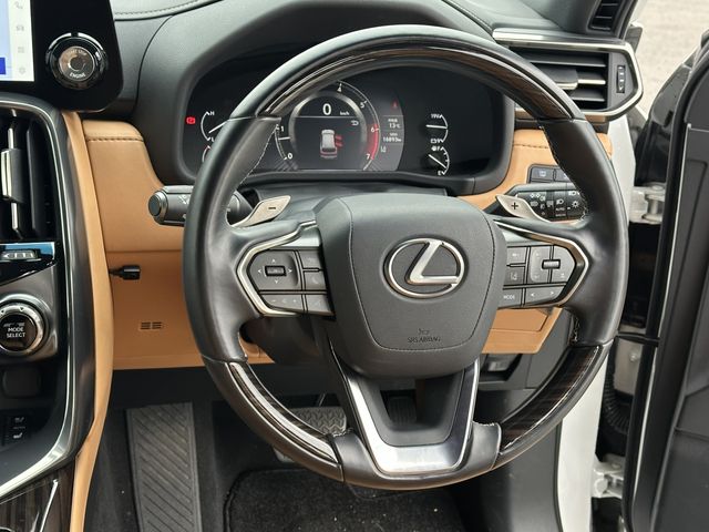 TOYOTA LEXUS LX600 2023 Image 31