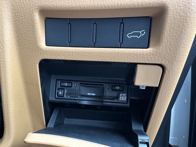 TOYOTA LEXUS LX600 2023 Image 31