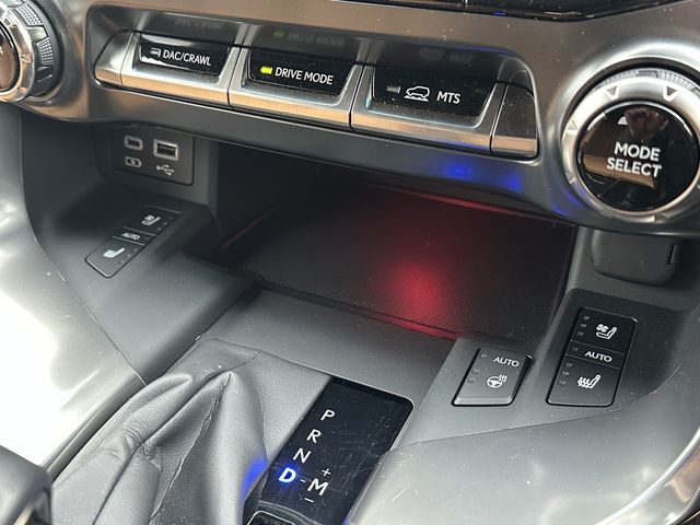 TOYOTA LEXUS LX600 2023 Image 31