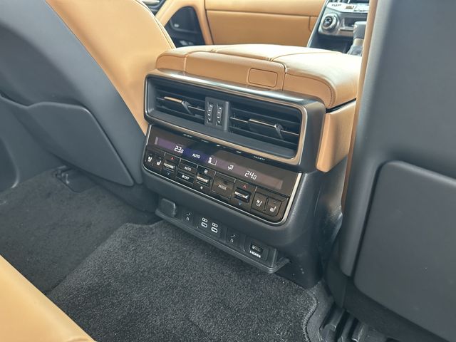 TOYOTA LEXUS LX600 2023 Image 31