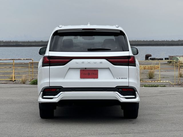 TOYOTA LEXUS LX600 2023 Image 31
