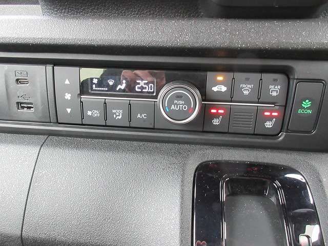 HONDA N BOX CUSTOM 2023 Image 31