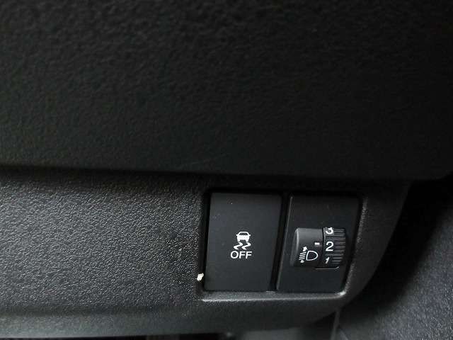 HONDA N BOX CUSTOM 2023 Image 31