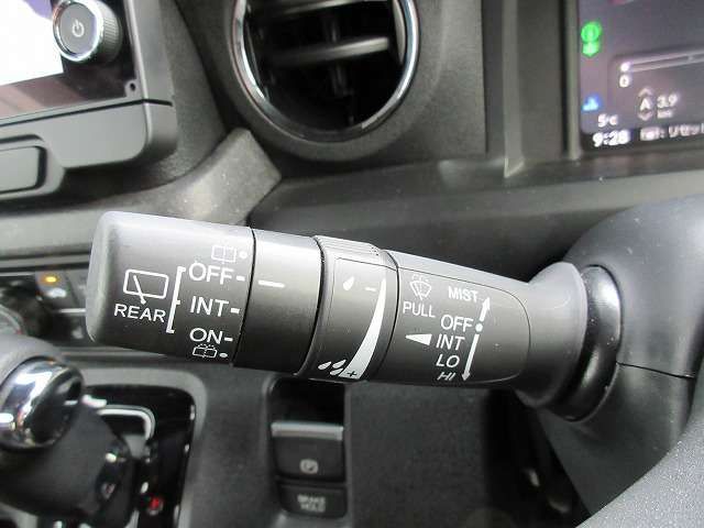 HONDA N BOX CUSTOM 2023 Image 31