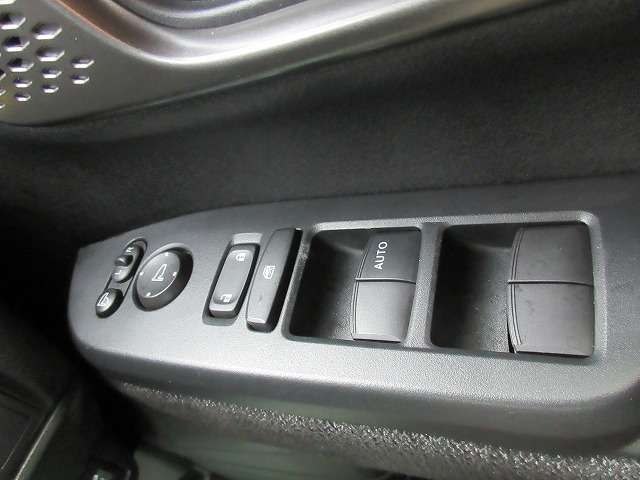 HONDA N BOX CUSTOM 2023 Image 31