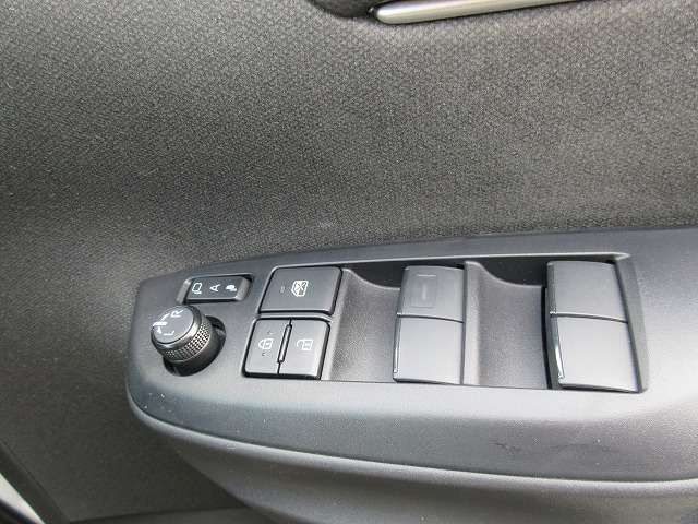 TOYOTA YARIS CROSS HYBRID 2021 Image 31