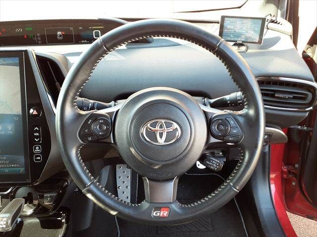 TOYOTA PRIUS PHV 2018 Image 31